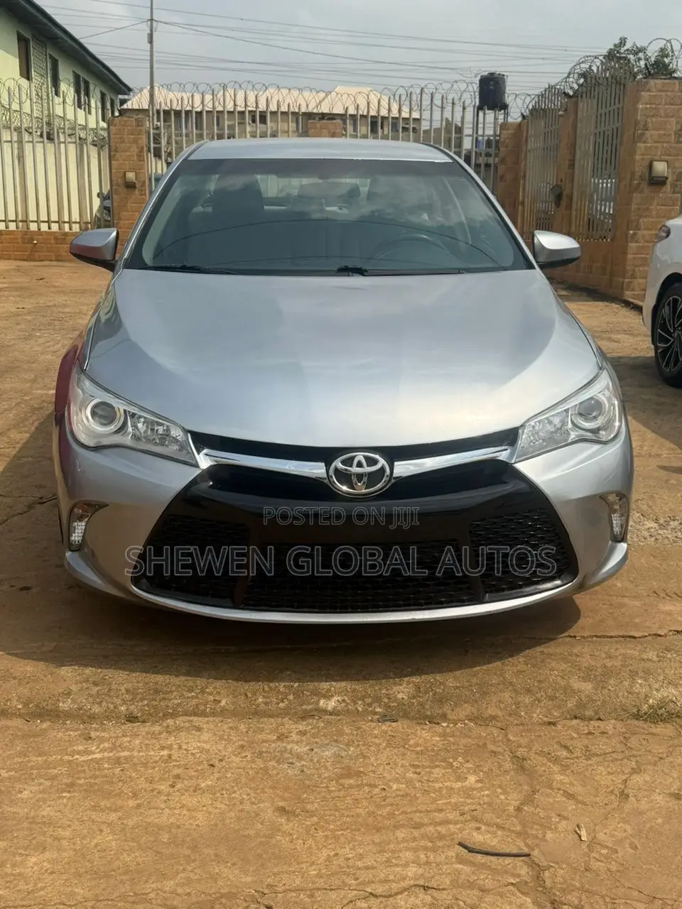 2016 Toyota Camry LE 4dr Sedan (2.5L 4cyl 6A)