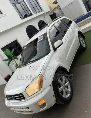Toyota RAV4 2004 White