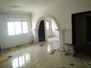 3bdrm Block of Flats in Nice Area, Allen Avenue for rent