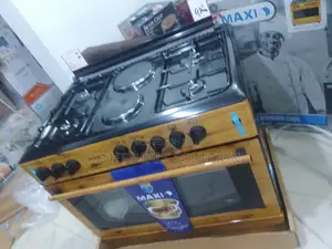 Maxi 4+2 Oven: Gas Speed Meets Wood-Fired Flavor