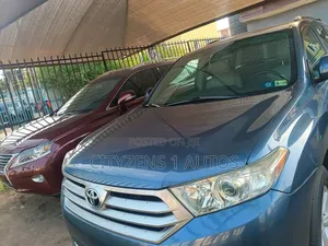 Toyota Highlander 3.5L 4WD 2013 Blue