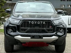 New Toyota Hilux 2025 Black