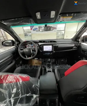 New Toyota Hilux 2025 Black