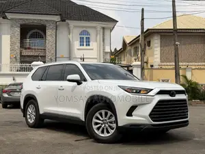 Toyota Highlander XLE AWD 2024 White