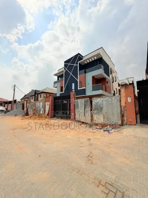 3bdrm Duplex in In A Good And Secure, Gbagada for sale