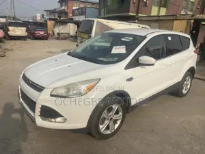 Ford Escape SE 4dr SUV AWD (1.6L 4cyl Turbo 6A) 2014 White