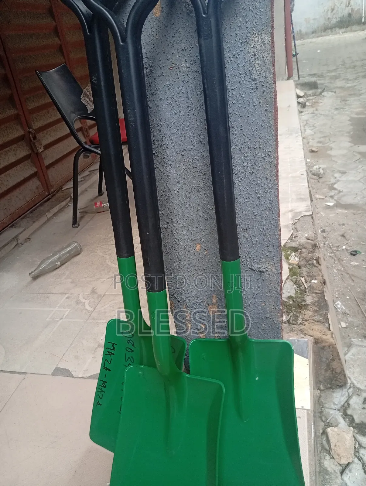 Plastic Shovel No Spark