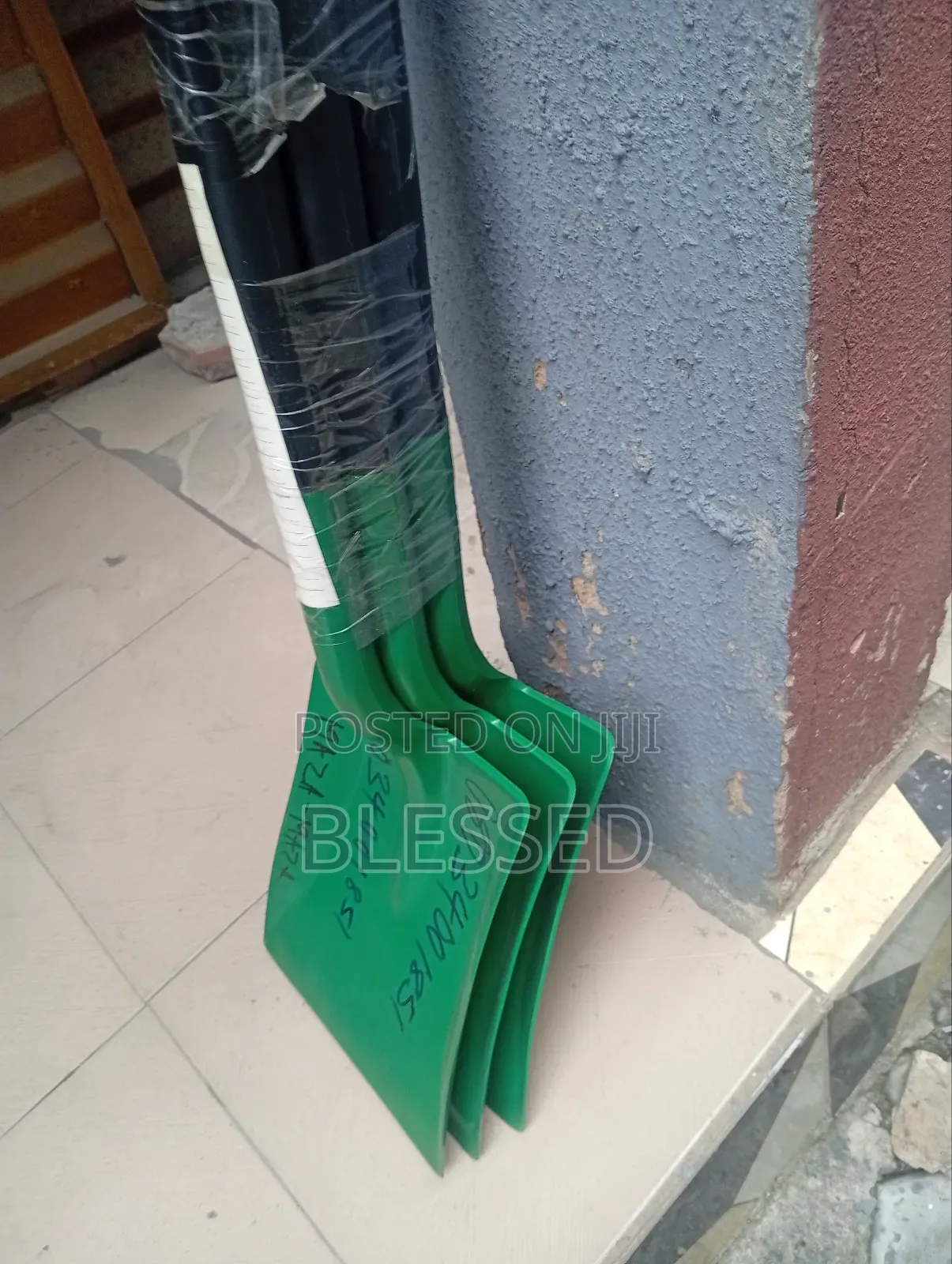 Plastic Shovel No Spark
