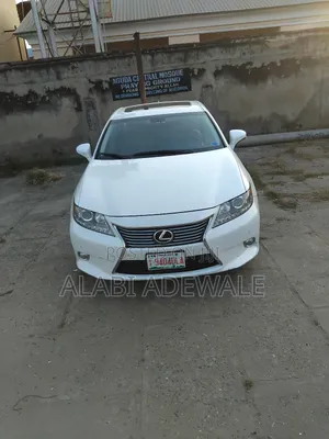 Lexus ES 350 FWD 2013 White