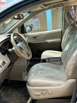 Toyota Sienna 2012 Blue