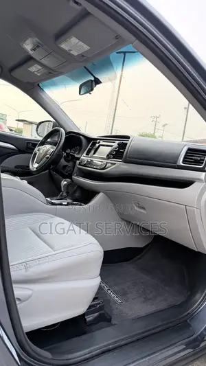 Toyota Highlander LE 4dr SUV AWD (3.5L 6cyl 6A) 2015 Blue