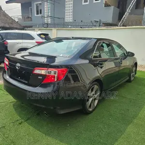 Toyota Camry SE V6 4dr Sedan (3.5L 6cyl 6A) 2013 Black