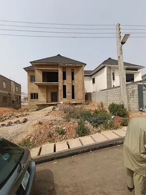 4bdrm Duplex in Admiralty Estate for sale