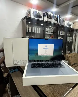 Laptop Apple MacBook Air 2025 M4 15-Inch 16GB Apple M4 SSD 512GB