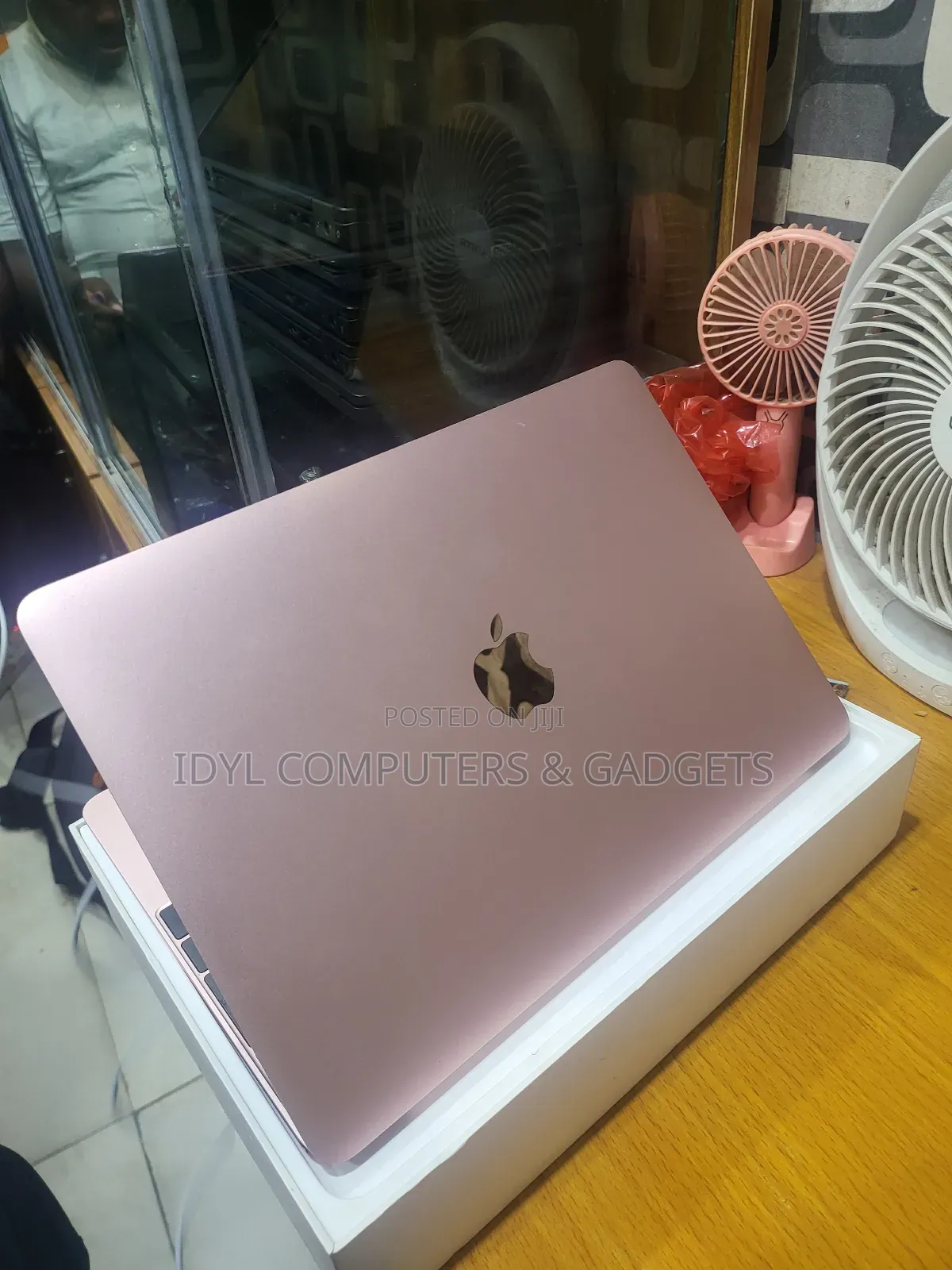 Laptop Apple MacBook 2016 8GB Intel Core M3 SSD 256GB