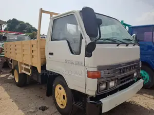 Toyota Dyna200 2rz Petrol Engine.