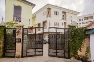 Furnished 4bdrm Duplex in Residential Area for rent