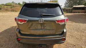 Toyota Highlander XLE 4dr SUV AWD (3.5L 6cyl 6A) 2014 Green