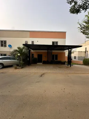 4bdrm Duplex in In An Estate for rent