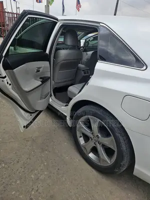 Toyota Venza XLE AWD 2013 White