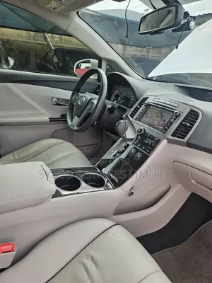 Toyota Venza XLE AWD 2013 White