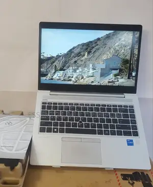 New Laptop HP EliteBook 840 G5 12GB Intel Core I5 SSD 256GB