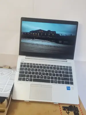 New Laptop HP EliteBook 840 G5 16GB Intel Core I5 SSD 256GB