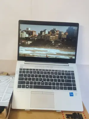 New Laptop HP EliteBook 840 G5 8GB Intel Core I5 SSD 512GB