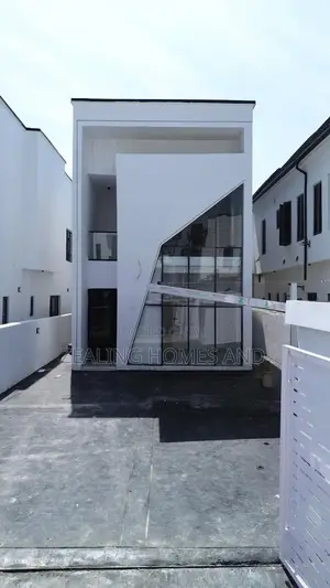 5bdrm Duplex in Vgc Lekki Ajah for sale
