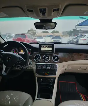 Mercedes-Benz GLA 250 2016 White