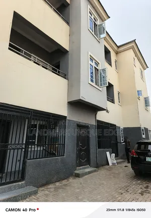 3bdrm Block of Flats in F01, Kubwa for rent