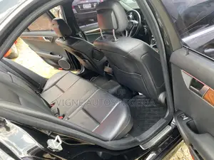 Mercedes-Benz C250 2012 Black
