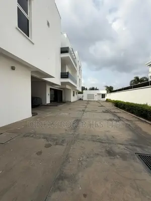 3bdrm Apartment in Banana Island for rent