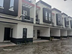 4bdrm Duplex in Pantheon Bridge, Chevron for sale