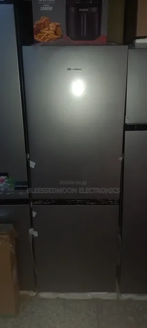 Hisense Low Voltage Standing Fridge With Down Freezer 5 Years Warranty