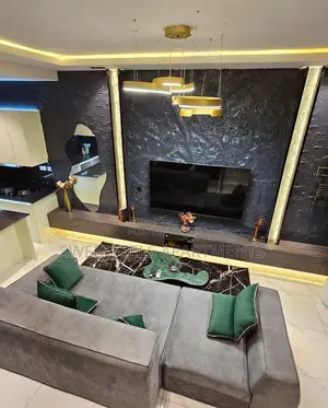 Art Beautifully Furnished 1 Bedroom Duplex With a Balcony