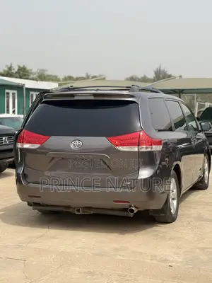 Toyota Sienna 2012 Gray