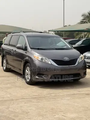 Toyota Sienna 2012 Gray