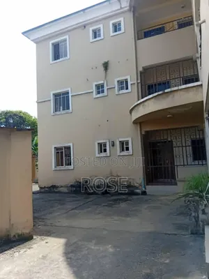 5bdrm Bungalow in Uyo for sale
