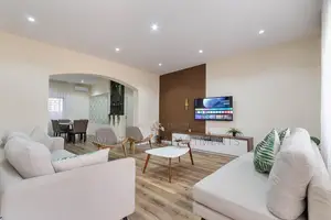 Silver Spacious 3 Bedroom Penthouse With Top Notch Amenities