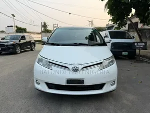 Toyota Previa 2.4 SE 2012 White