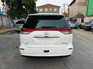 Toyota Previa 2.4 SE 2012 White