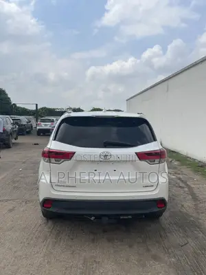Toyota Highlander Limited V6 4x2 (3.5L 6cyl 6A) 2016 White