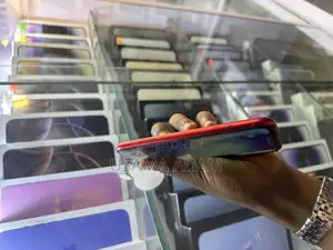 New Apple iPhone 11 128 GB Red