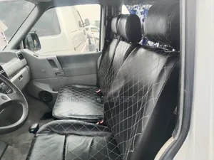 Volkswagen Transporter 2004 White