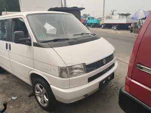 Volkswagen Transporter 2004 White