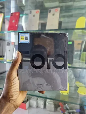 New Samsung Galaxy Z Fold4 256 GB Black