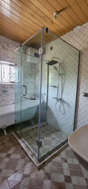 Shower Cubicle With Tempered Plain Glass