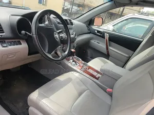 Toyota Highlander Limited 2012 White
