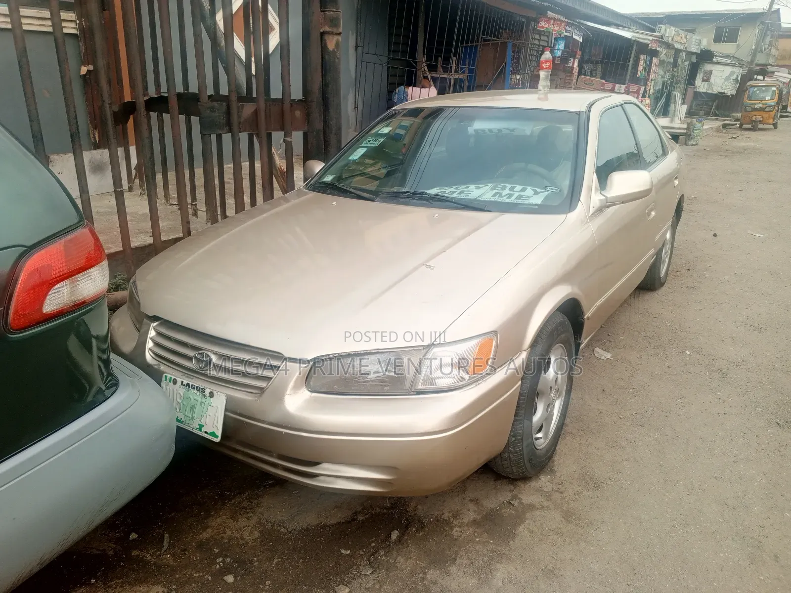Toyota Camry Automatic 1999 Gold